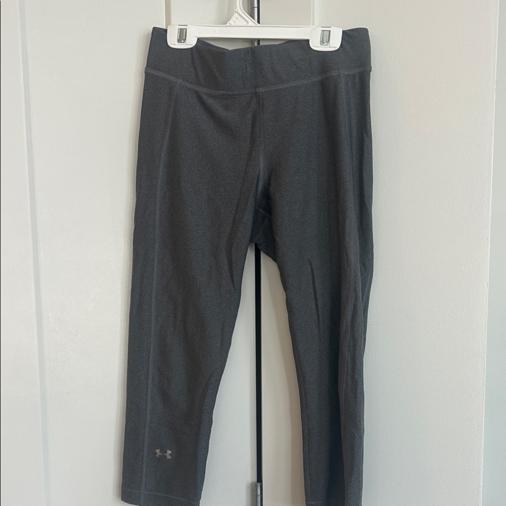 Under Armour Charcoal Gray Workout Capris